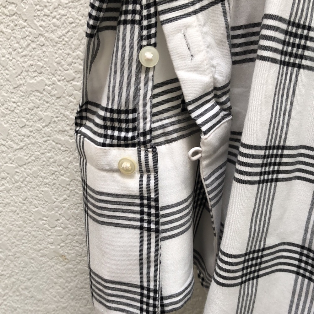 Loft | black and white plaid button down shirt - Picture 7 of 13